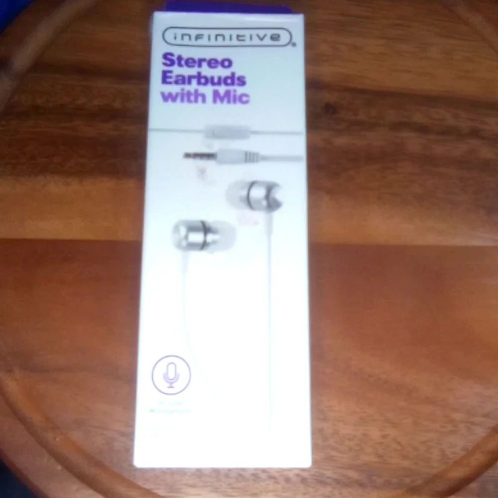 Stereo earbuds with mic.